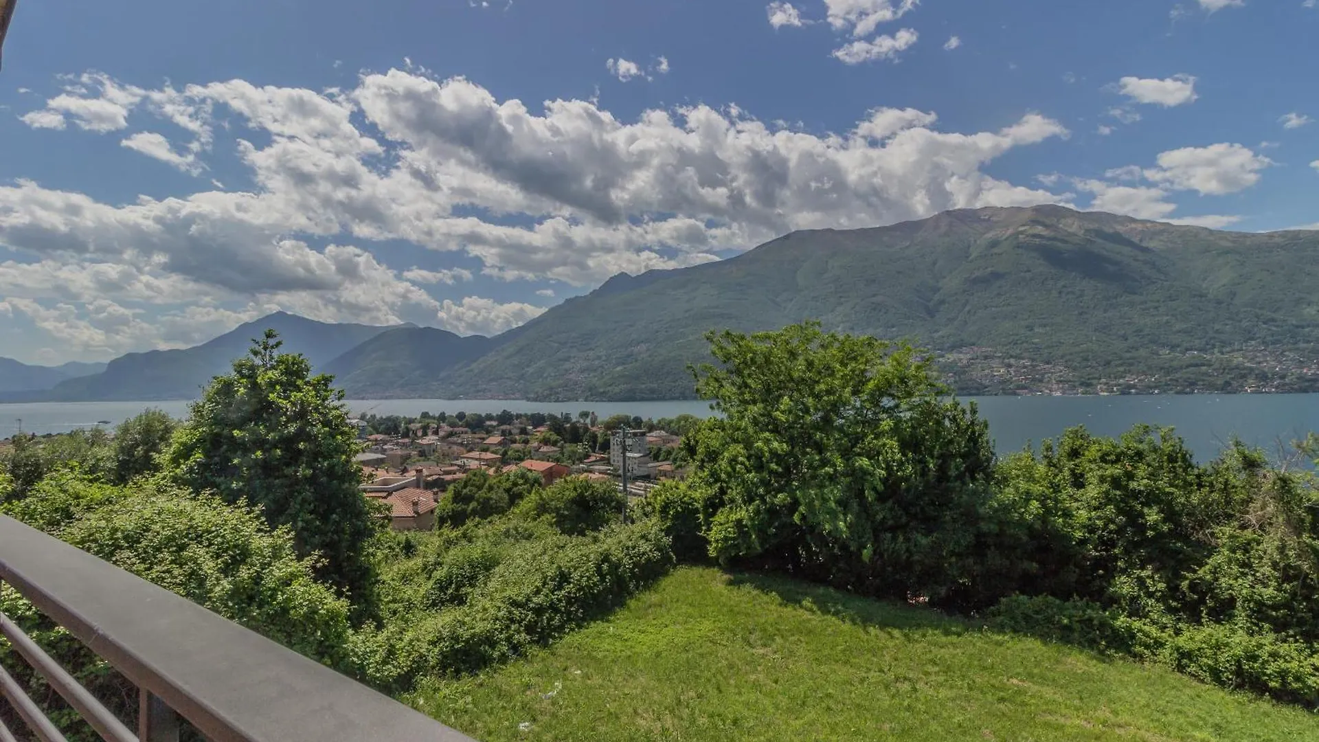 25 Bilocale Con Vista Lago - Brezza Del Lario 데르비오 0*,
