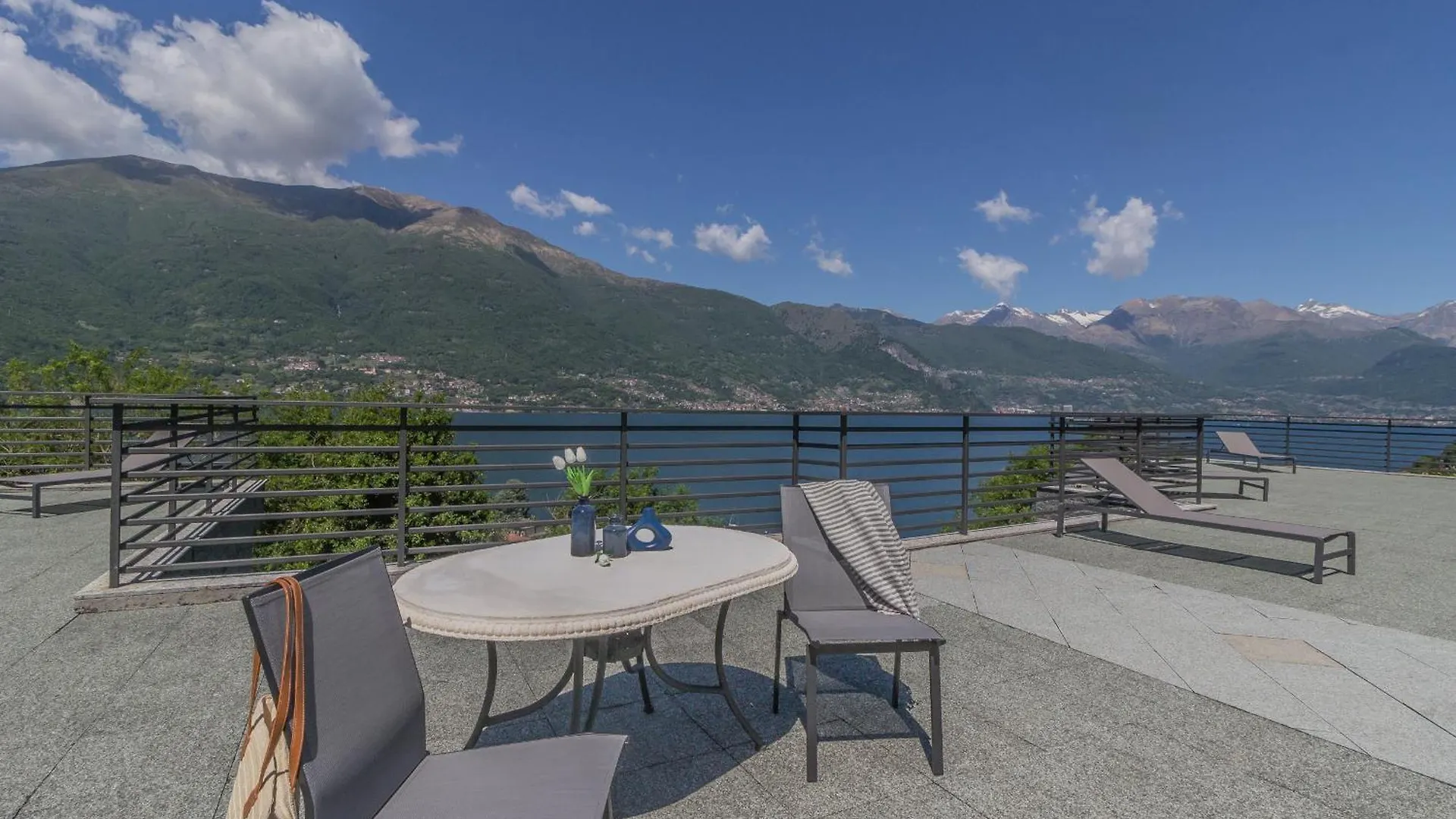 Apartament 25 Bilocale Con Vista Lago - Brezza Del Lario Dervio