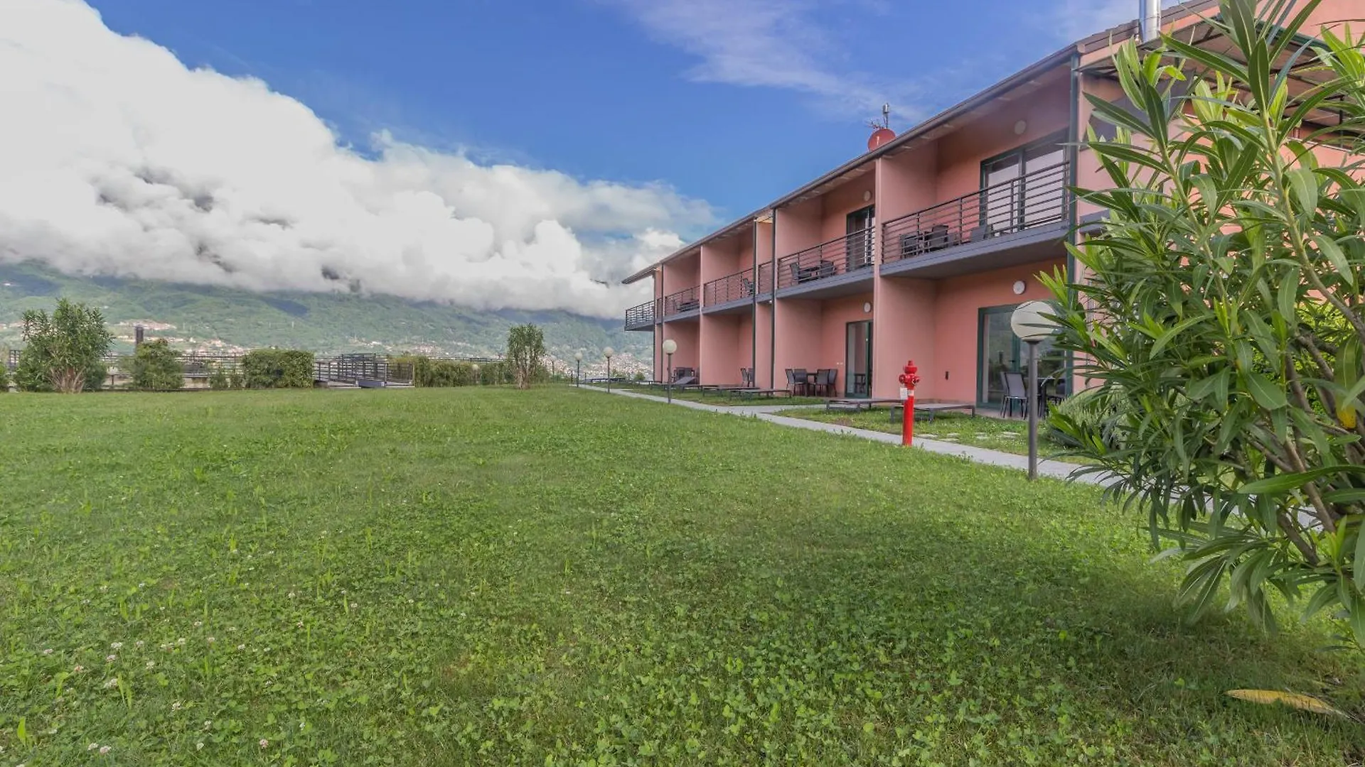 25 Bilocale Con Vista Lago - Brezza Del Lario 데르비오 아파트