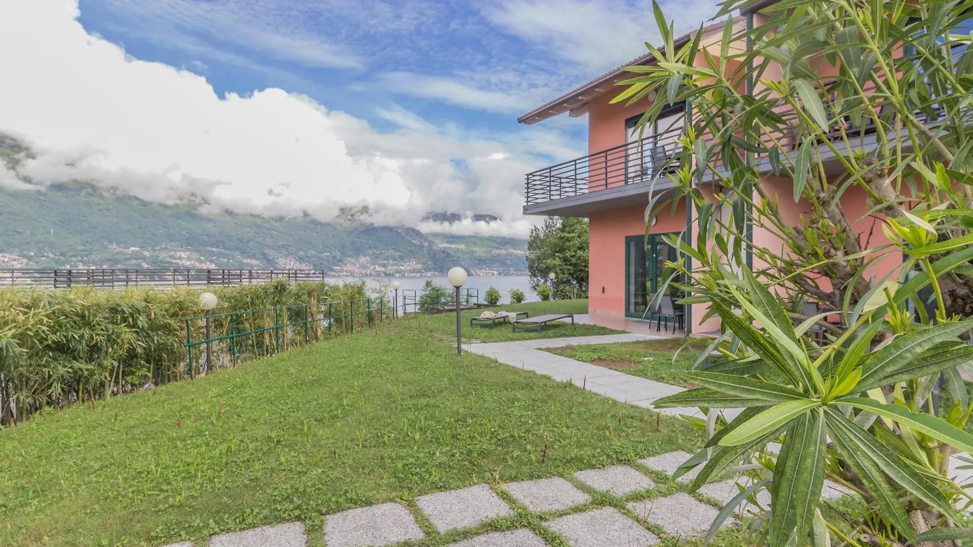 25 Bilocale Con Vista Lago - Brezza Del Lario 데르비오 0*,
