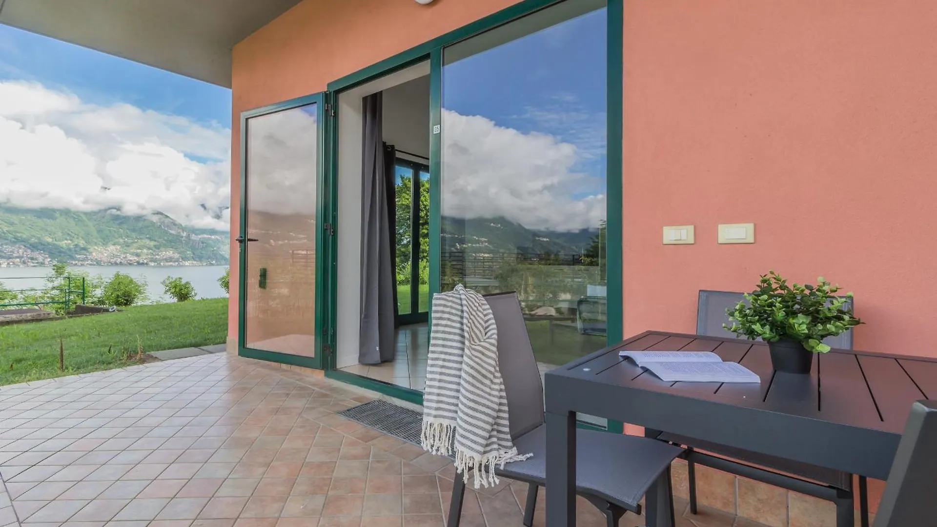 아파트 25 Bilocale Con Vista Lago - Brezza Del Lario 데르비오